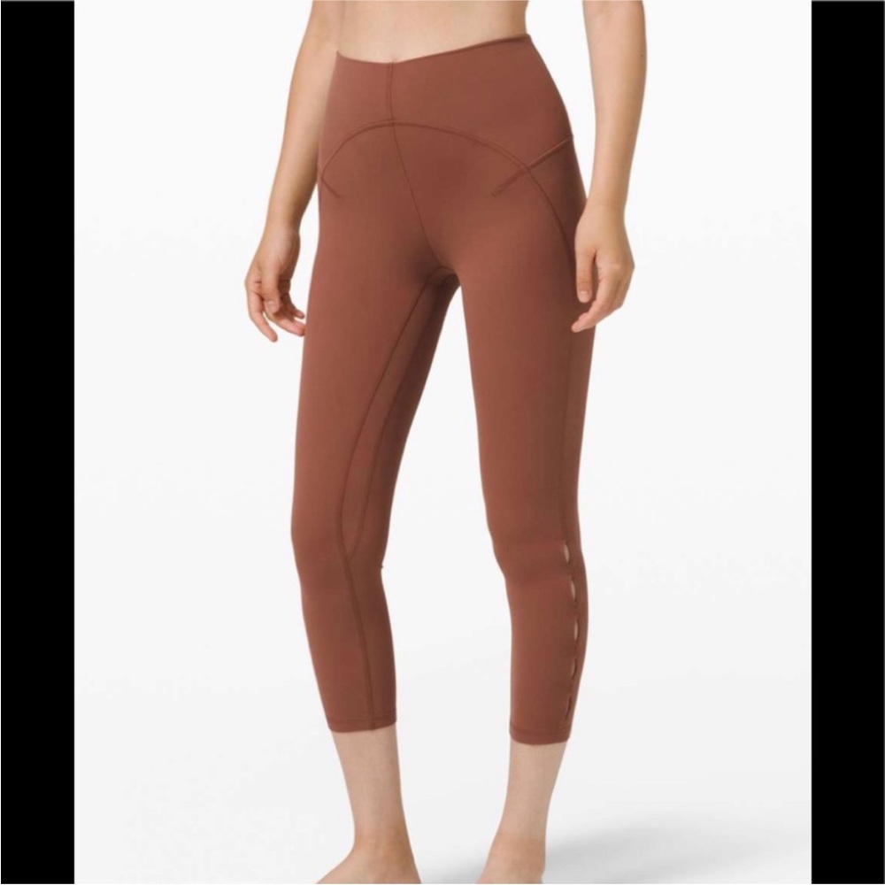 Lululemon Unlimit HR Crop‎ Keyhole